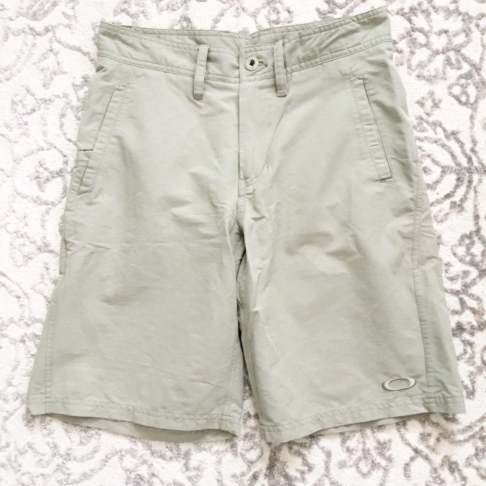 Oakley Mens  Shorts Size 30 Tan Khaki